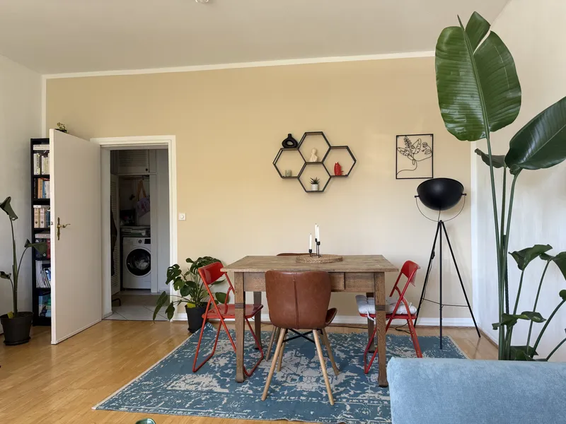 Nachmieter*in für Wohnung mit 2 Zimmern gesucht | ab 01.11 in Berlin Steglitz — photo 1